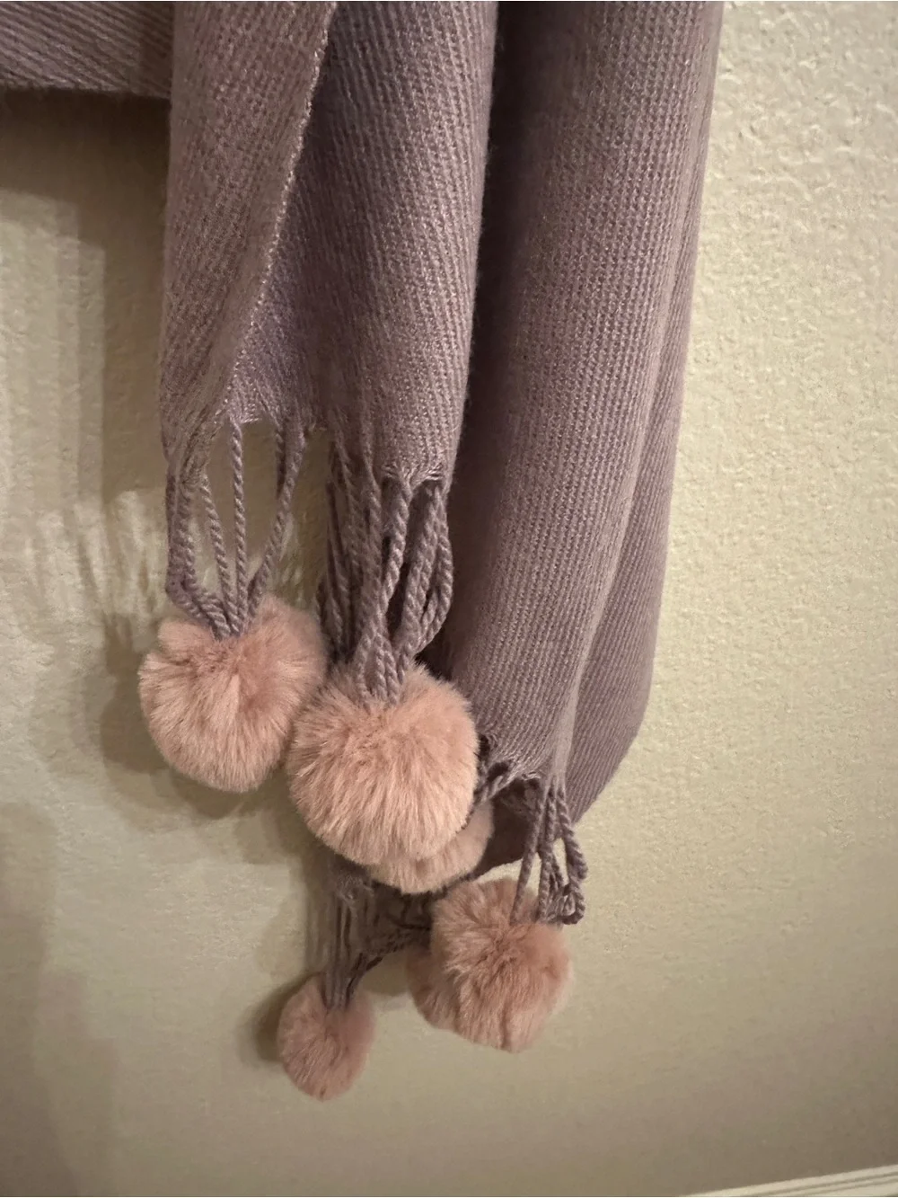 Mauve Faux Fur Collar Wrap Shawl Cape Pom Pom Fringe One Size